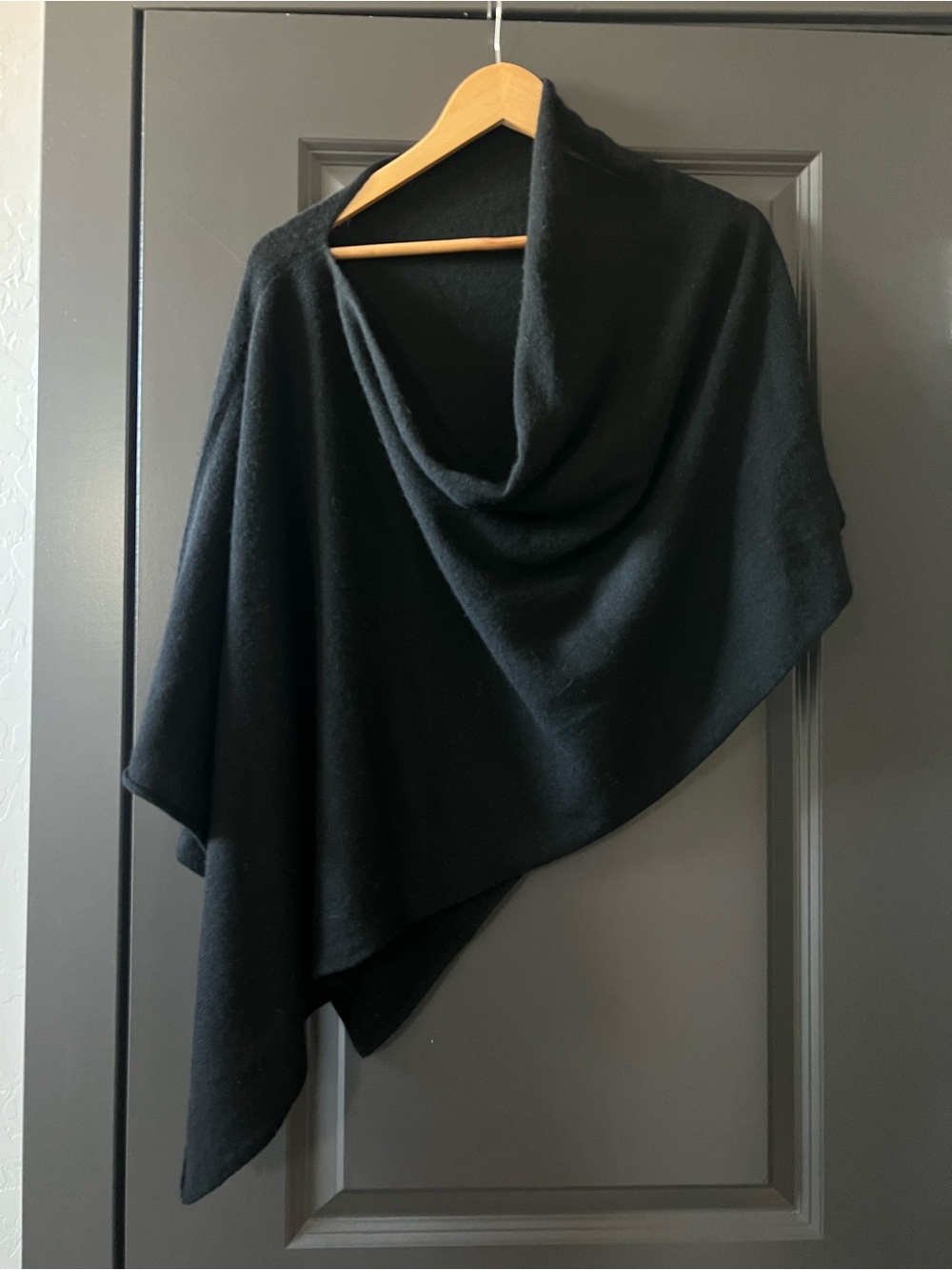 Neiman Marcus 100% cashmere Poncho Sweater Wrap Cape
